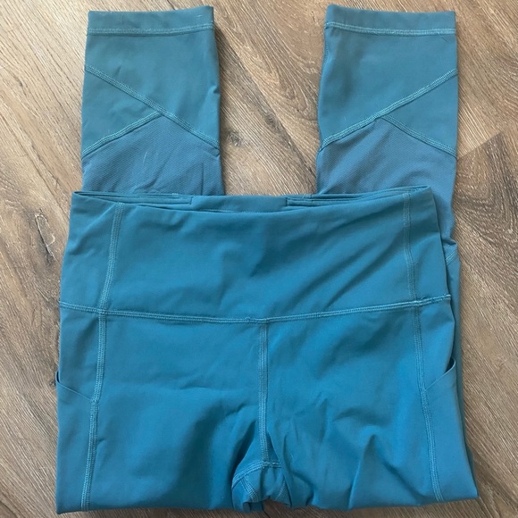 High Rise Pace Rival Crop - Picture 4 of 7